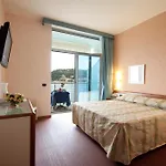 Otel San Terenzo 4*