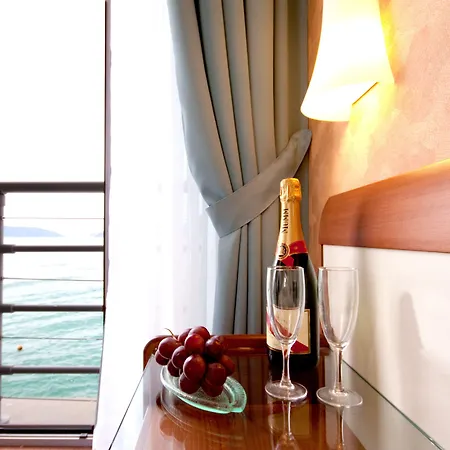 San Terenzo Hotel